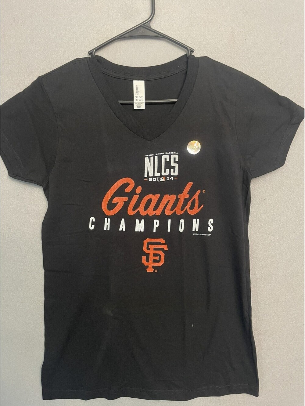 San Francisco Giants 2014 National League Champions Women’s Black V-Neck - M